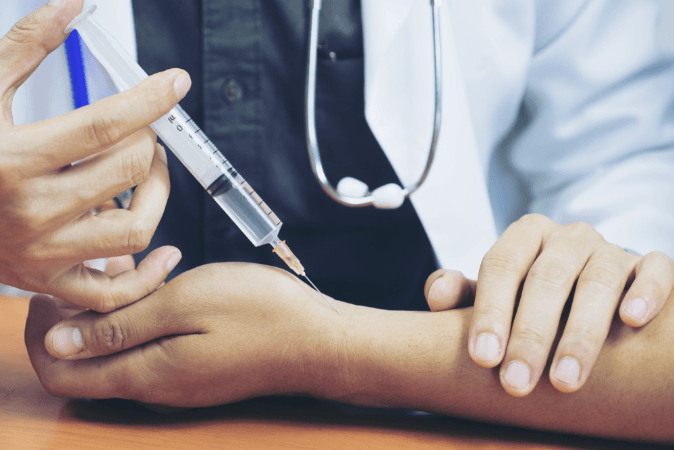 Infiltrations en médecine générale : petites articulations et gestes spécialisés